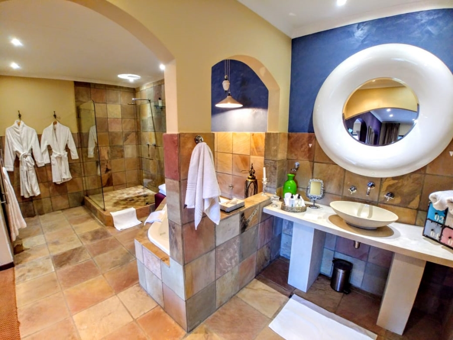 10 Bedroom Property for Sale in Hoekwil Western Cape